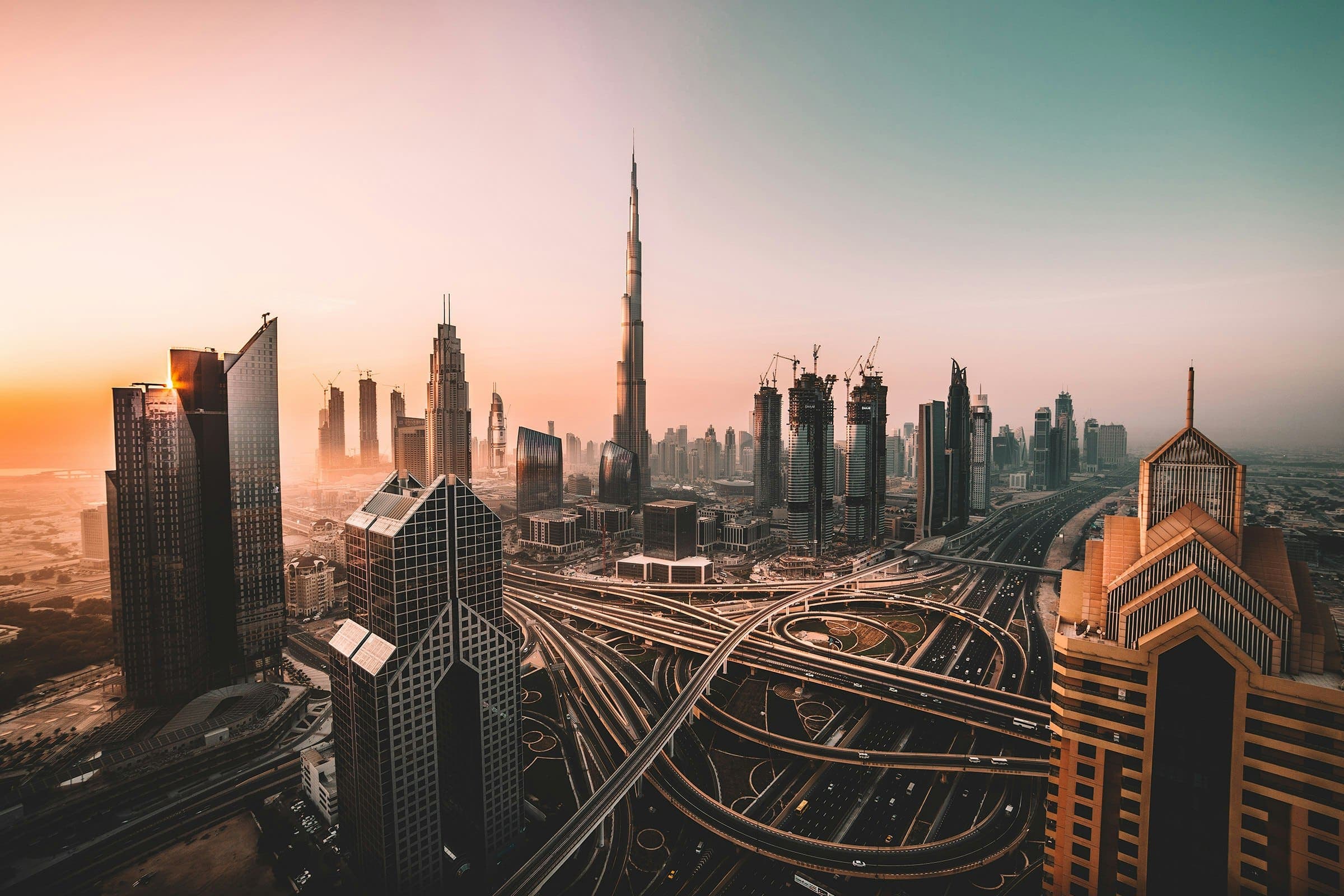 La skyline de Dubaï vue depuis la mer